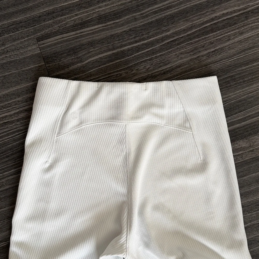 Lululemon Ribbed Softstreme Zip-leg HR Crop 25”